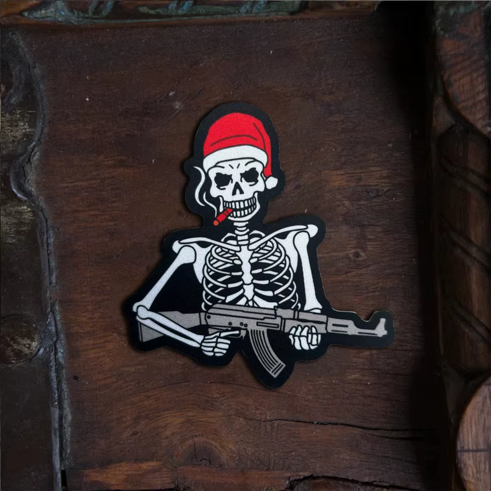 Diferentes ángulos del patch táctico navideño