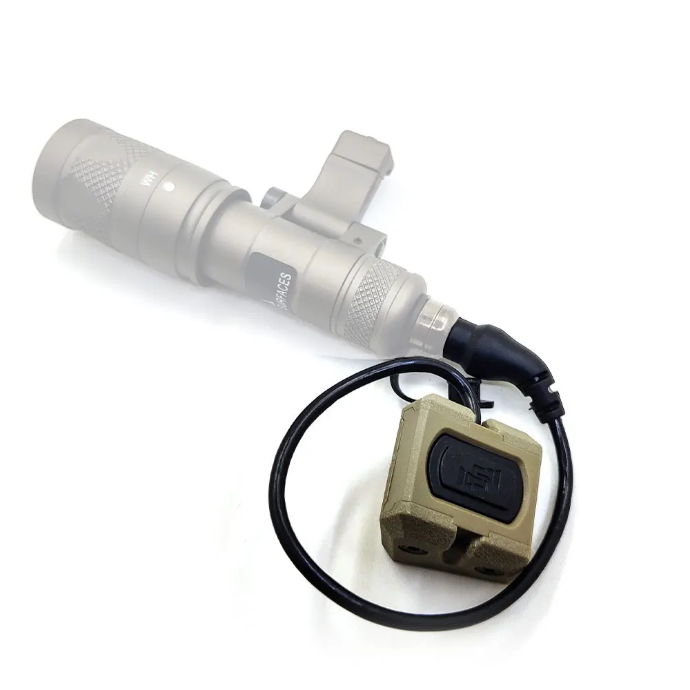 Control remoto táctico SOTAC instalado en linterna