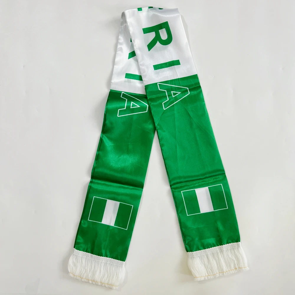 Bufanda Nigeria satén estampada doble cara con borlas para fútbol - imagen 3