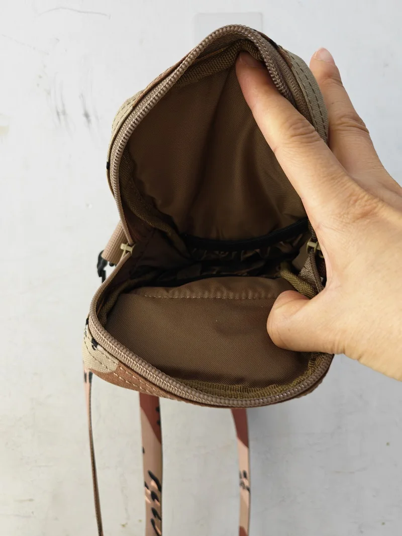 Bolsa de almacenamiento para teléfono y llaves diseño chocolate - imagen 5