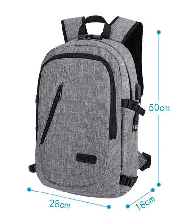 Vista frontal de la mochila táctica con detalles de bolsillos