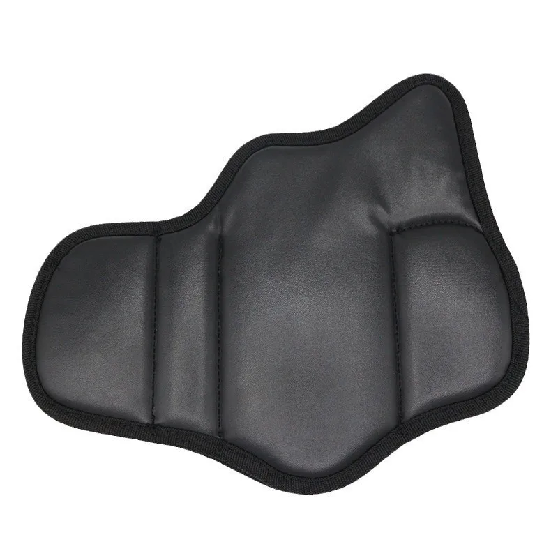 Vista lateral de la funda con acabado en cuero PU negro