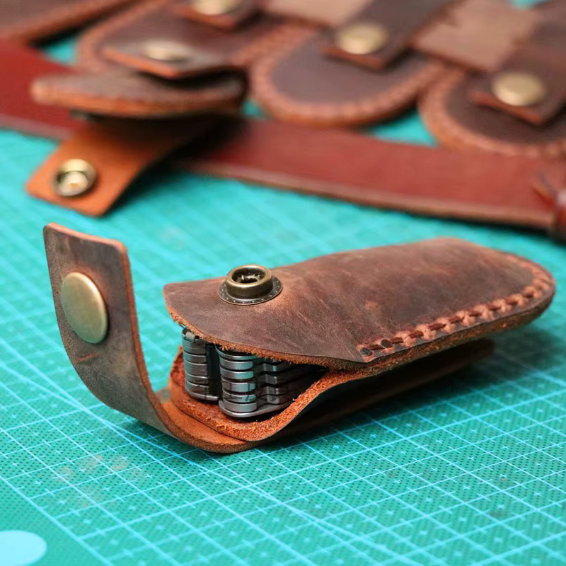 Funda táctica cuero Crazy Horse con hebilla latón herramientas - imagen 4