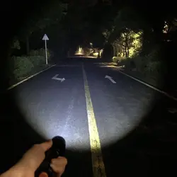Linterna táctica LED Zoom luz blanca y azul alta potencia exteriores