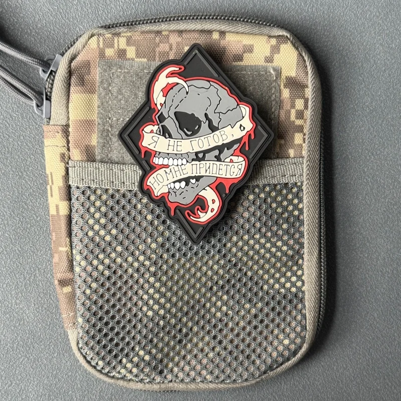 Parche táctico de calavera en PVC con velcro - imagen 4