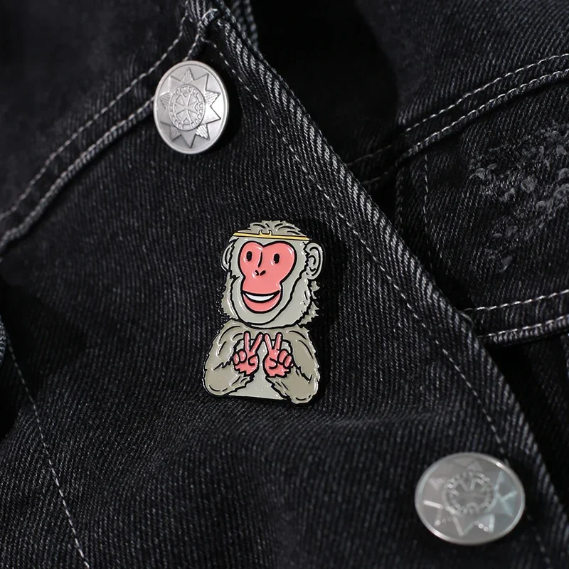 Pin magnético insignia mono – para mochila y equipamiento - imagen 3