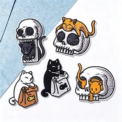 Parches termoadhesivos calaveras de gato blanco y negro para ropa