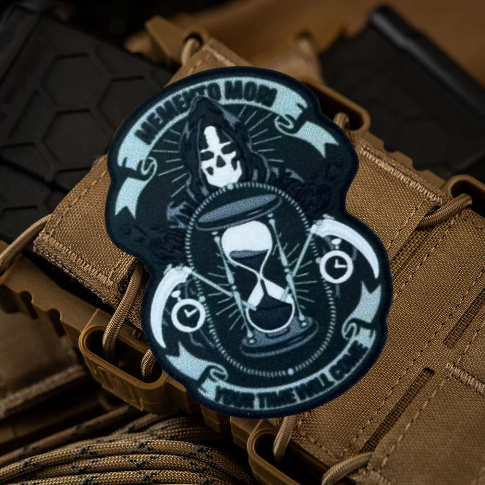 Parche táctico Memento Mori con velcro para MOLLE - imagen 5