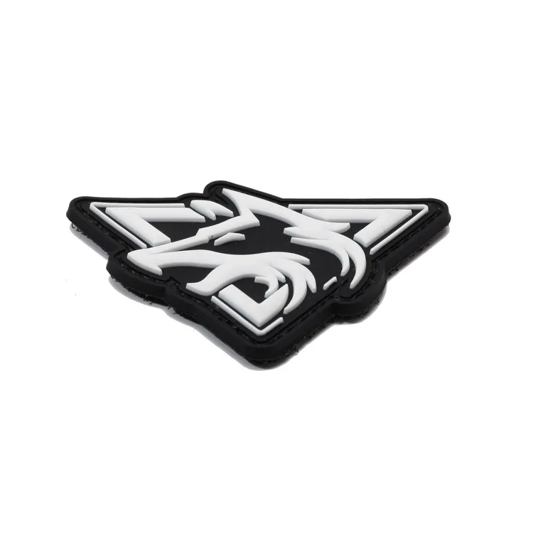 Parche PVC luminoso lobo triangular – Insignia táctica MOLLE - imagen 3