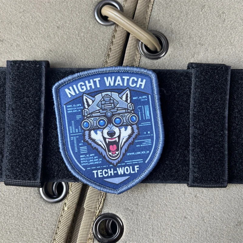 Parche táctico Wolf de visión nocturna con velcro para mochila - imagen 3