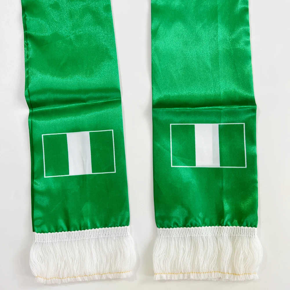 Bufanda Nigeria satén estampada doble cara con borlas para fútbol - imagen 2