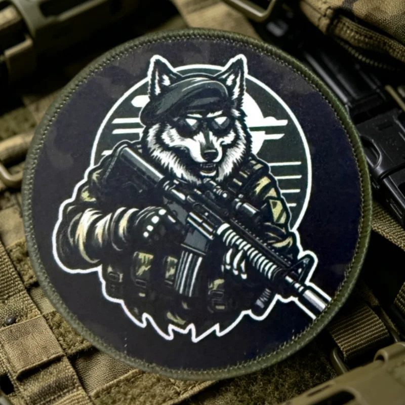 Parche táctico de lobo con cierre velcro para chalecos - imagen 3