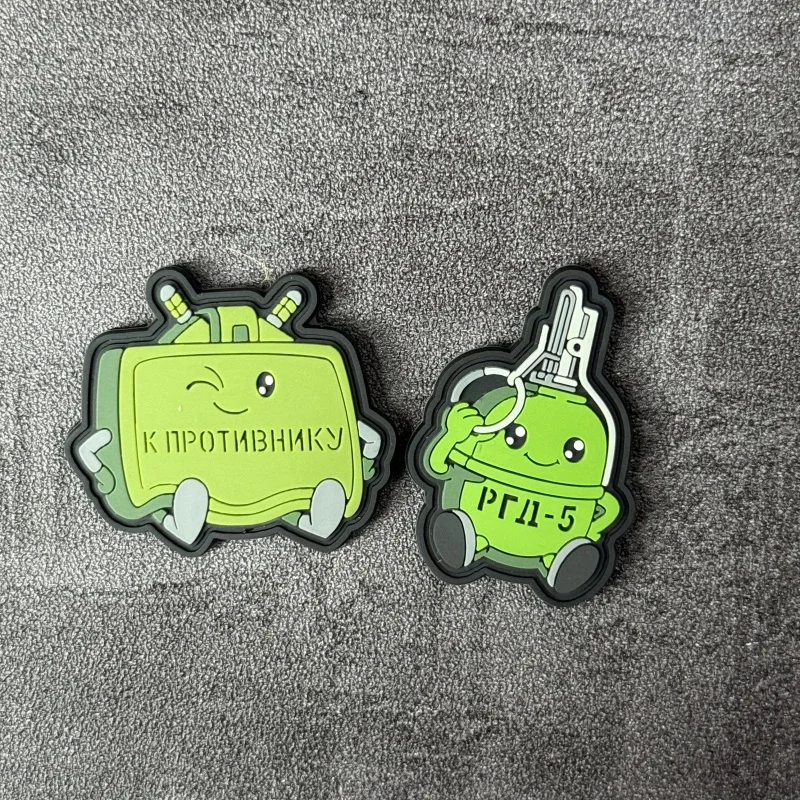 Parche táctico de PVC con granada estilo cómic y velcro - imagen 2