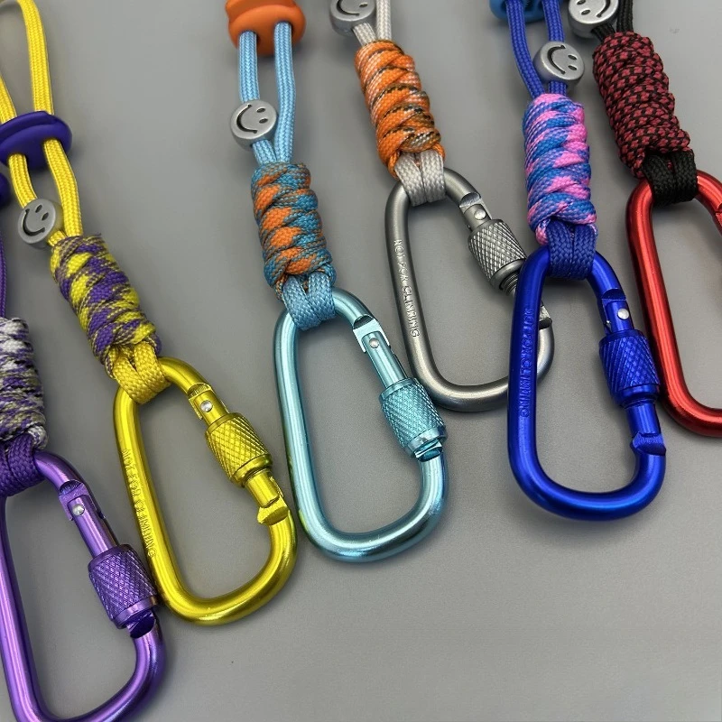 Mosquetón en D para anclar en mochila o puntos de sujeción
