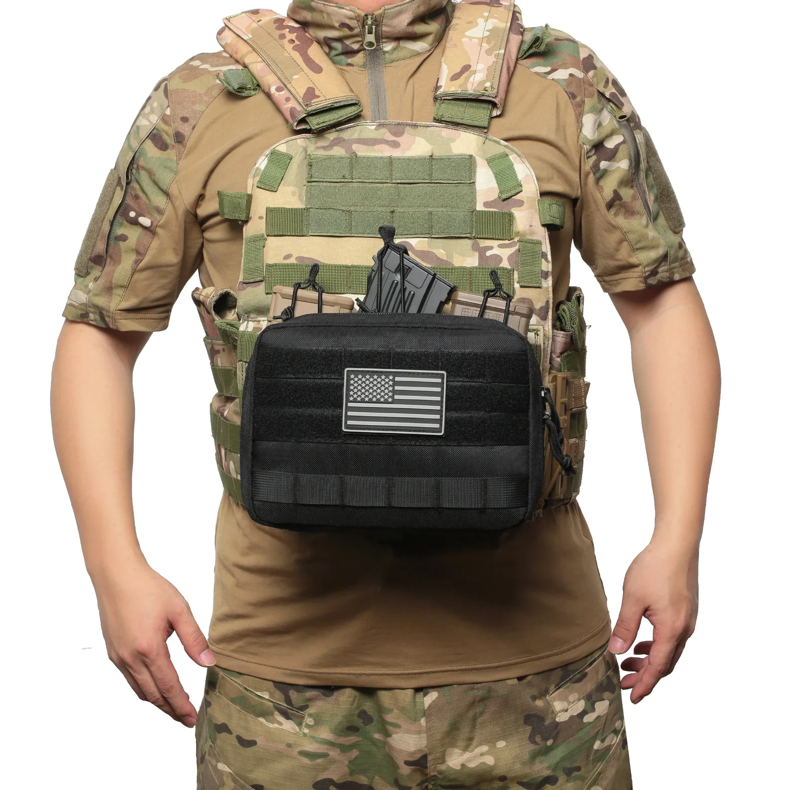Bolsa táctica tipo admin con sistema MOLLE