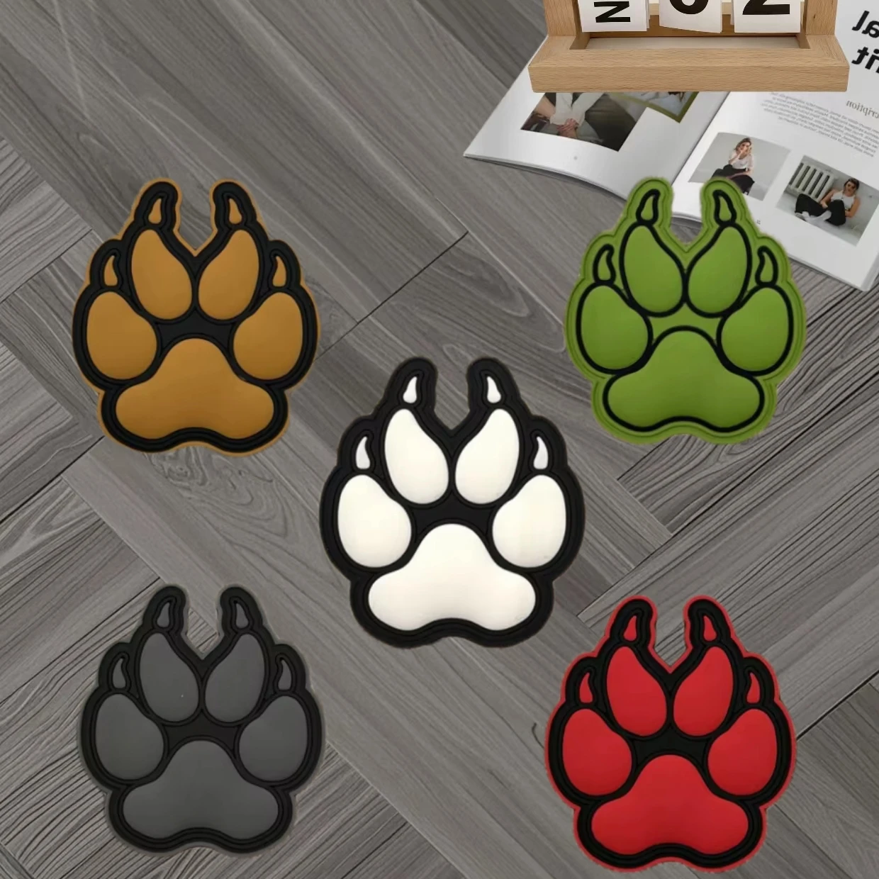 Parche luminoso PVC garra de oso con velcro para equipo táctico - imagen 4