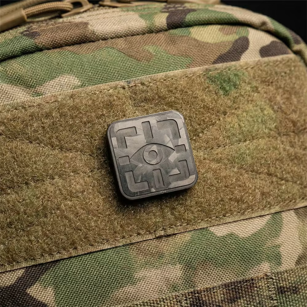 Parche fibra de carbono cuadrado táctico para ropa, casco y bolsa - imagen 4