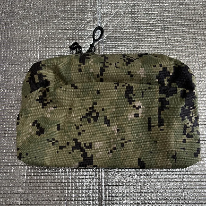 Vista de la bolsa para fijación en MOLLE