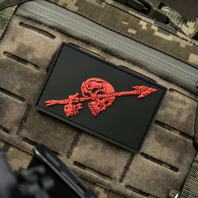 Parche táctico PVC 3D Red Skull Arms – Gancho y bucle militar - imagen 2