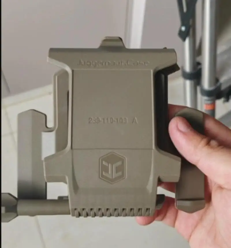 Soporte táctico para terminal de navegación en panel de pecho