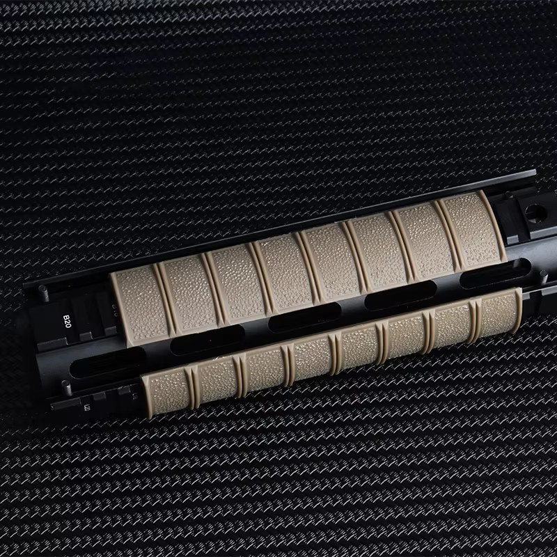 Cubierta Picatinny Tou negra – Protector rail táctico para AR15 - imagen 5