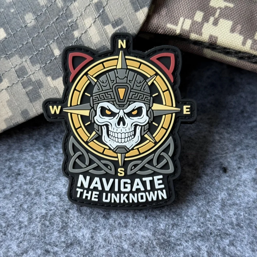 Parche táctico PVC vikingo brújula calavera – Compatible MOLLE - imagen 5