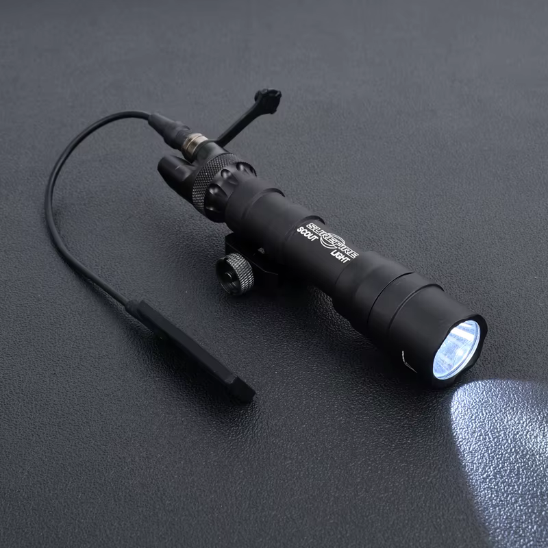 SureFire M600DF Linterna táctica LED doble función para rail - imagen 5