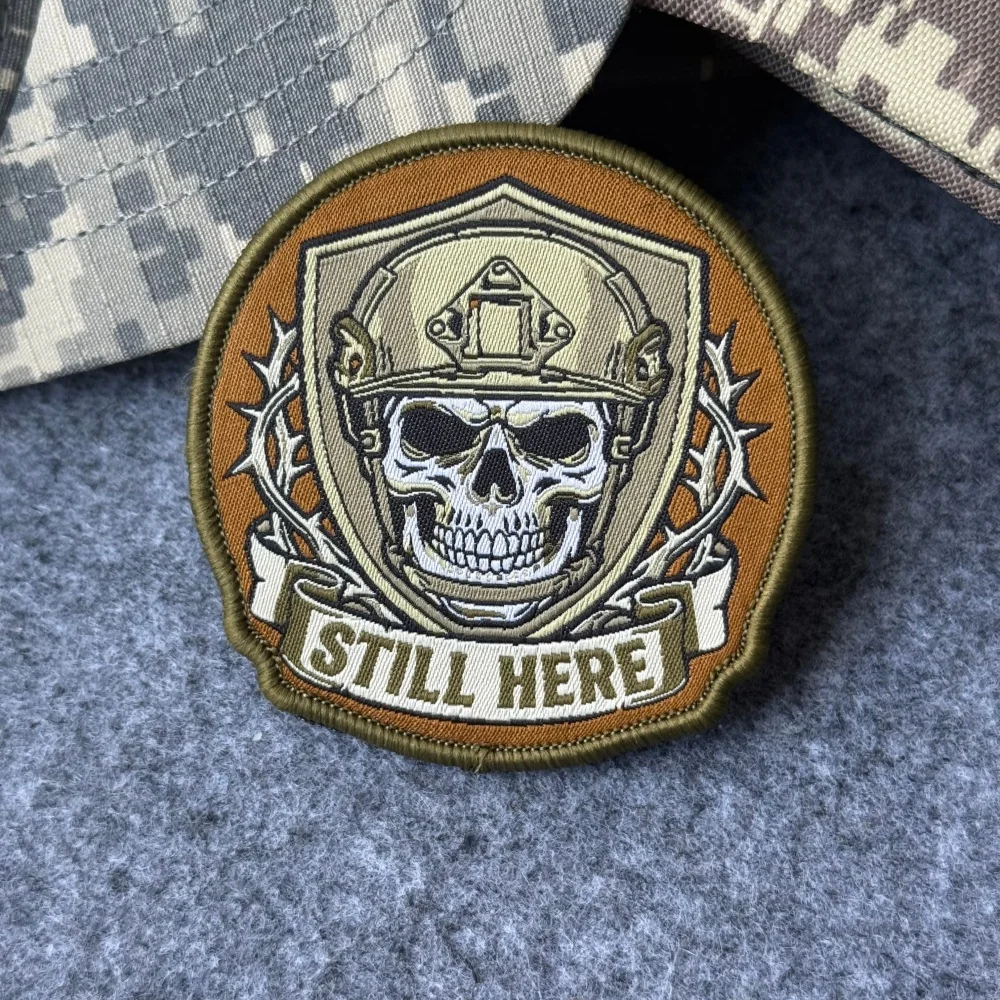 Parche táctico bordado calavera con velcro para mochila militar - imagen 3