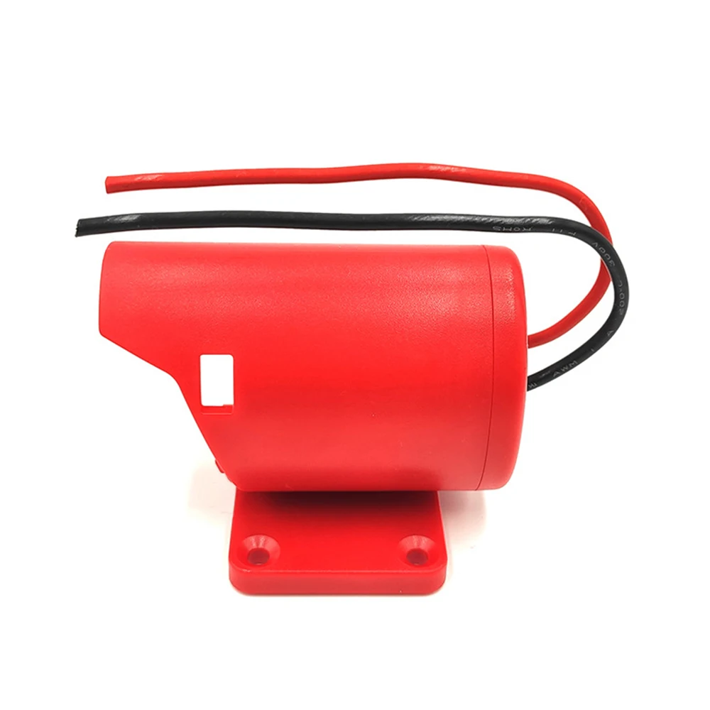 Adaptador M12 instalado en una batería compatible