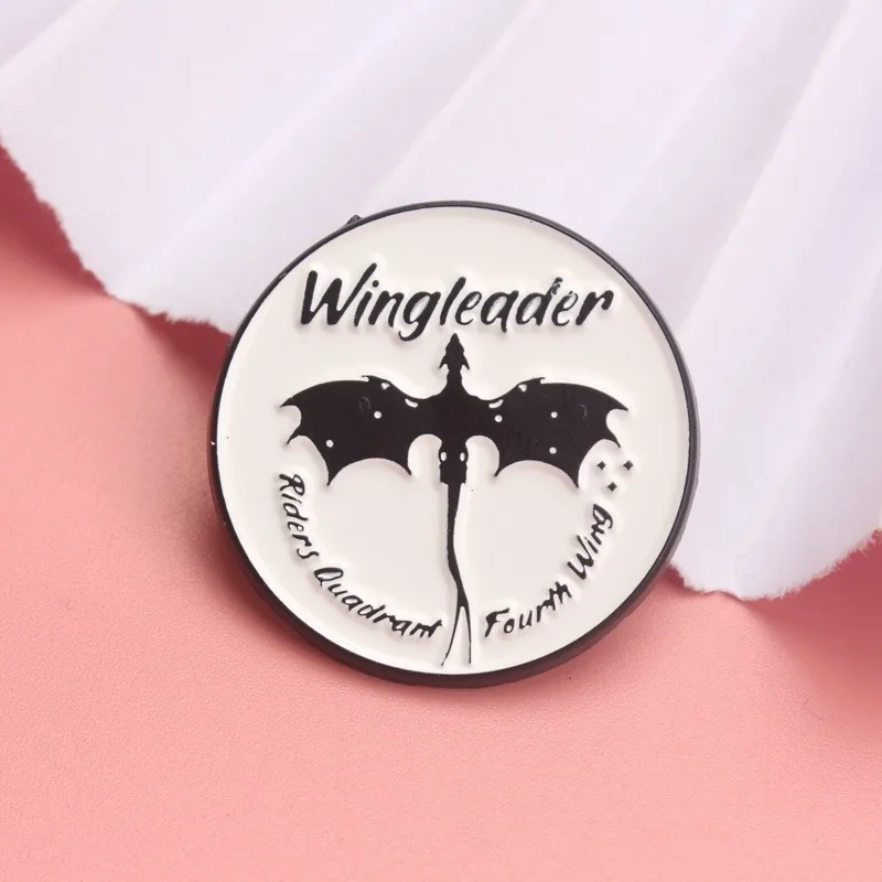 Broche vintage de solapa con lema de banda musical - imagen 5