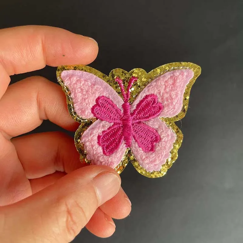 Parche chenilla bordado rosa Howdy con flor y mariposa - imagen 5