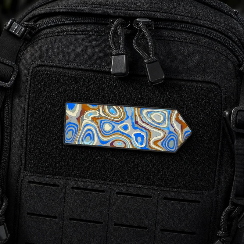 Parche táctico de titanio con gancho para mochila y chaqueta