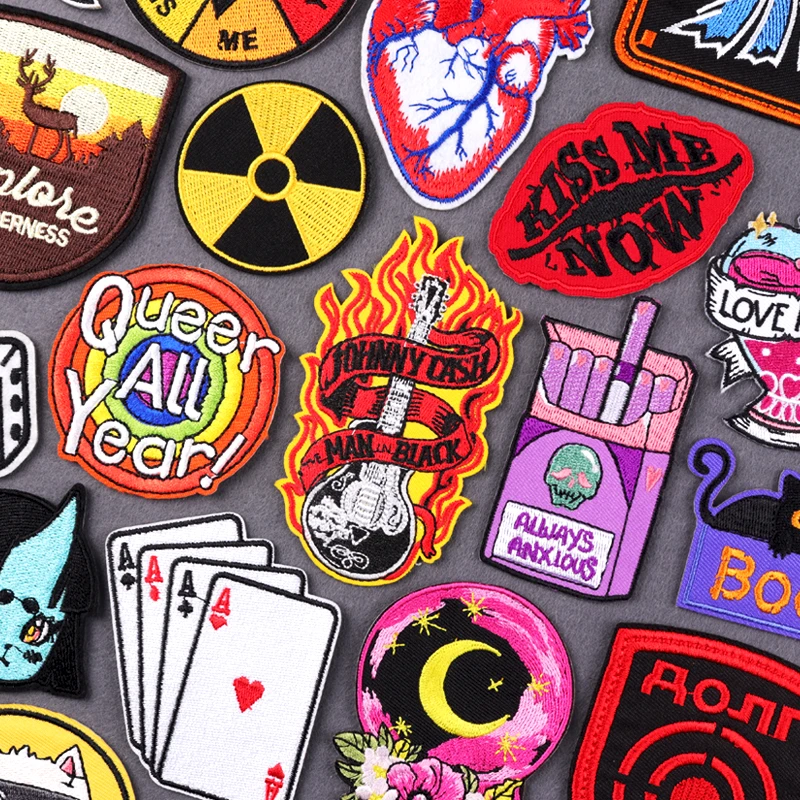 Parche bordado guitarra de fuego – Calavera punk para planchar - imagen 2