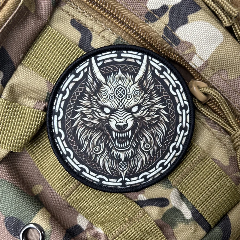 Parche táctico lobo militar de moral con velcro para mochila - imagen 2