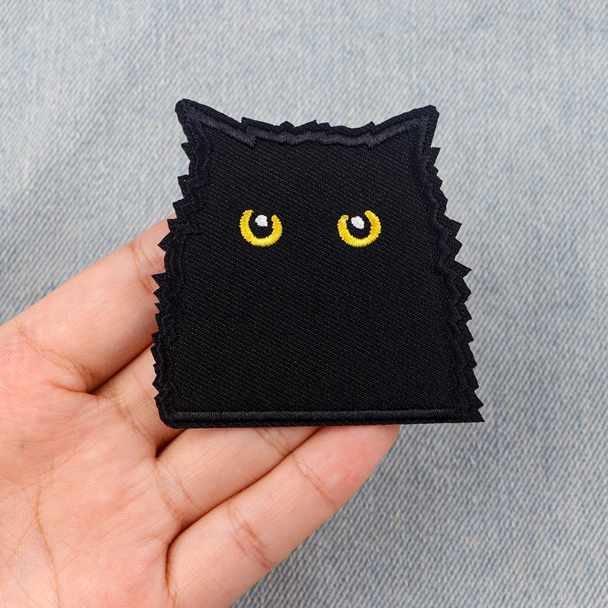 Parche termoadhesivo bordado gato negro para mochila y chaqueta - imagen 3