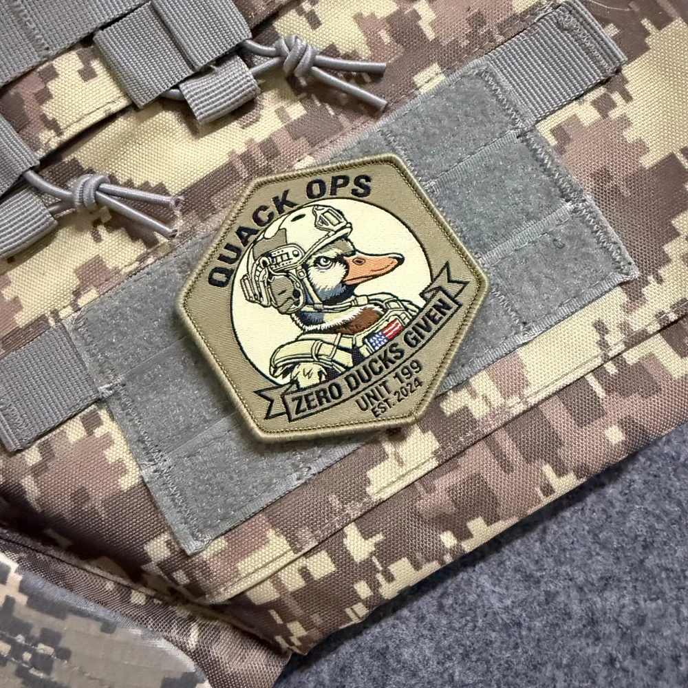 Parche táctico Duck Morale con eslogan y gancho-bucle para MOLLE