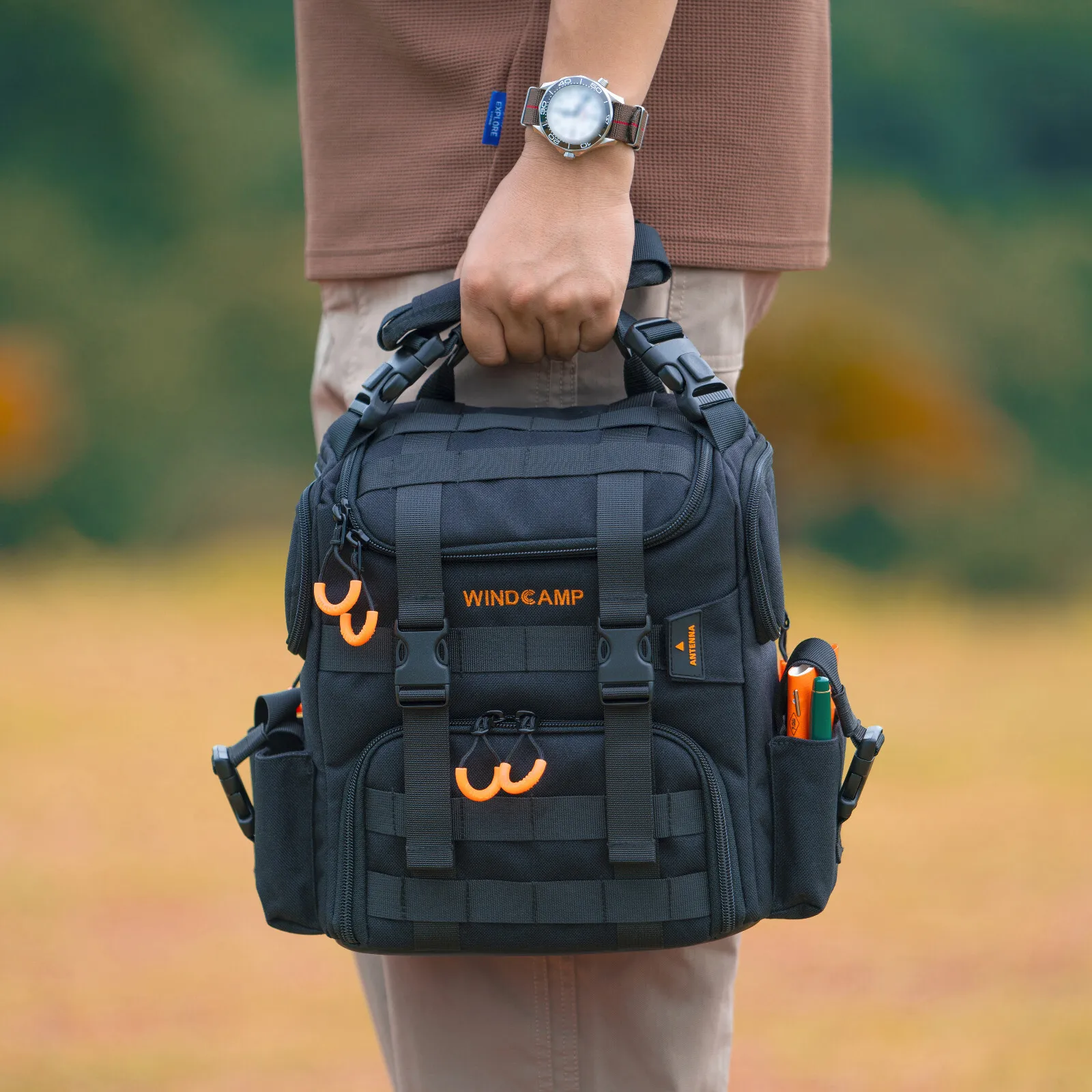 Bolsa de transporte para ICOM-705 con compartimentos internos y cierre