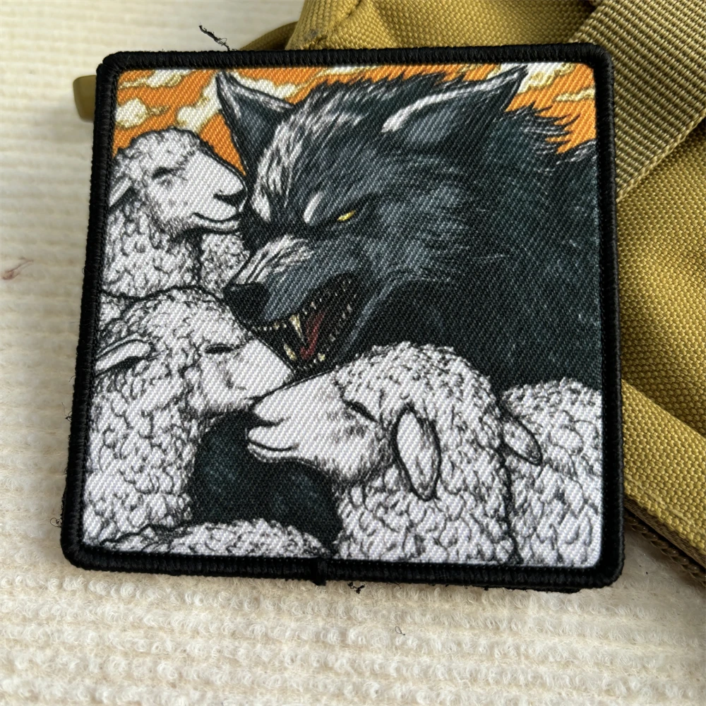 Parche táctico lobo disfrazado oveja – Velcro para chaleco o mochila - imagen 4