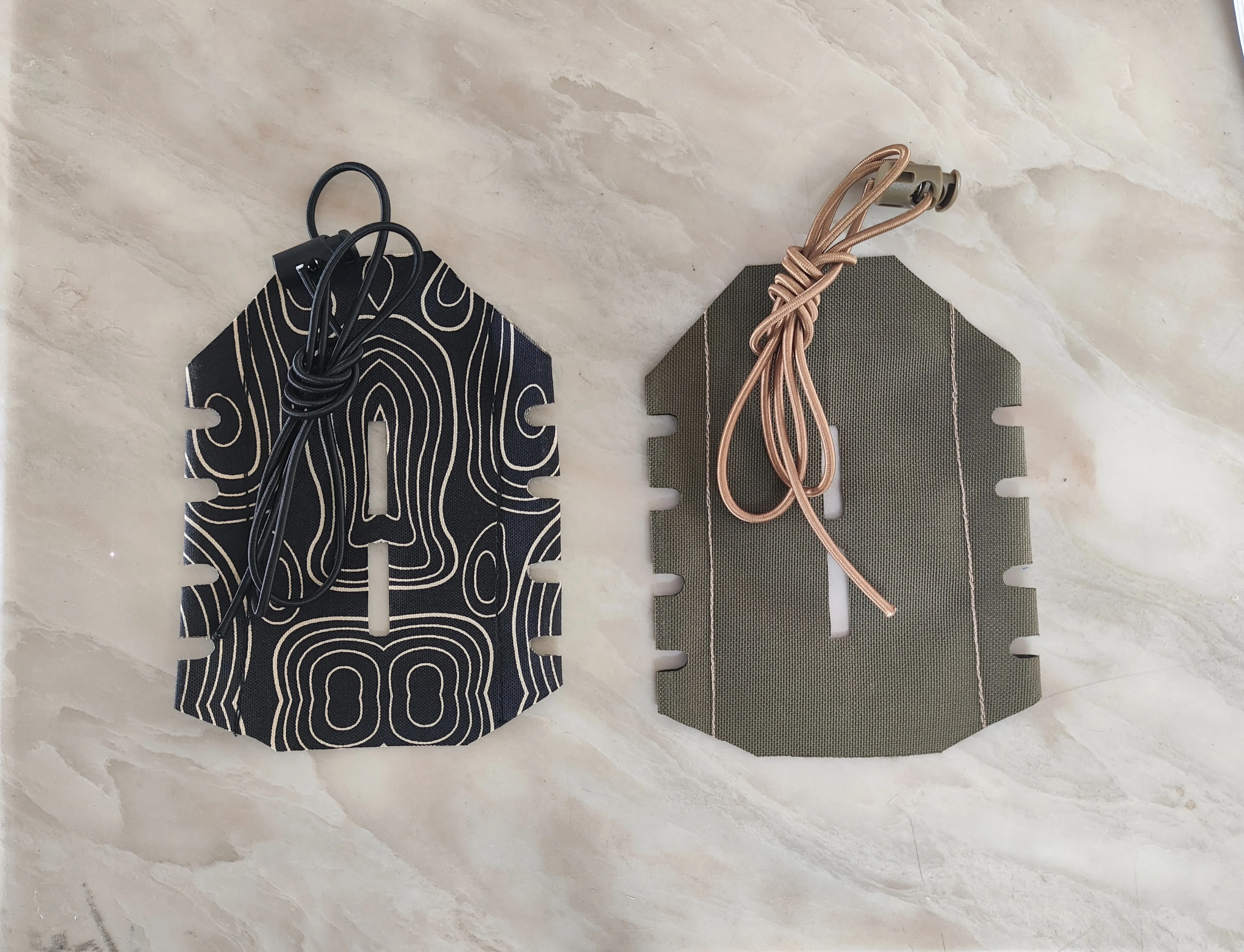 Protector de madera artesanal con funda textil antiarañazos para manos - imagen 4
