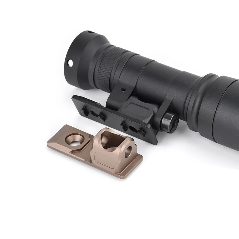 Montaje táctico SureFire offset para linterna con riel MLOK - imagen 2