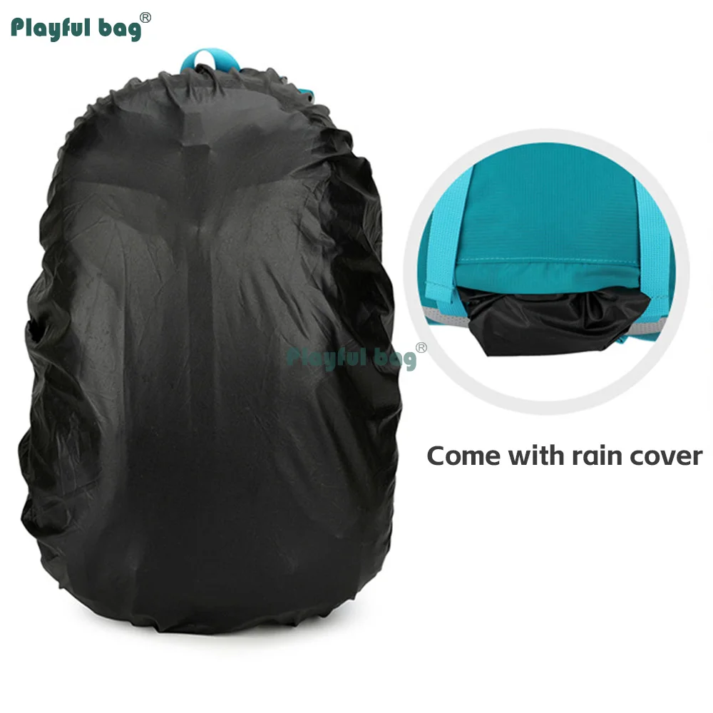 Detalle de mochila de 40L para viajes y rutas
