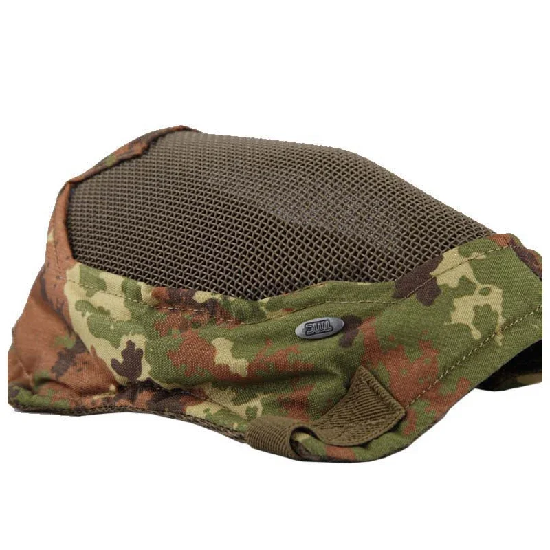 Mascarilla Emersongear en uso táctico outdoor