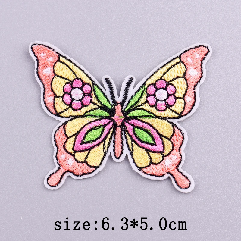 Parches bordados letras florales para planchar ropa – Corazón animado