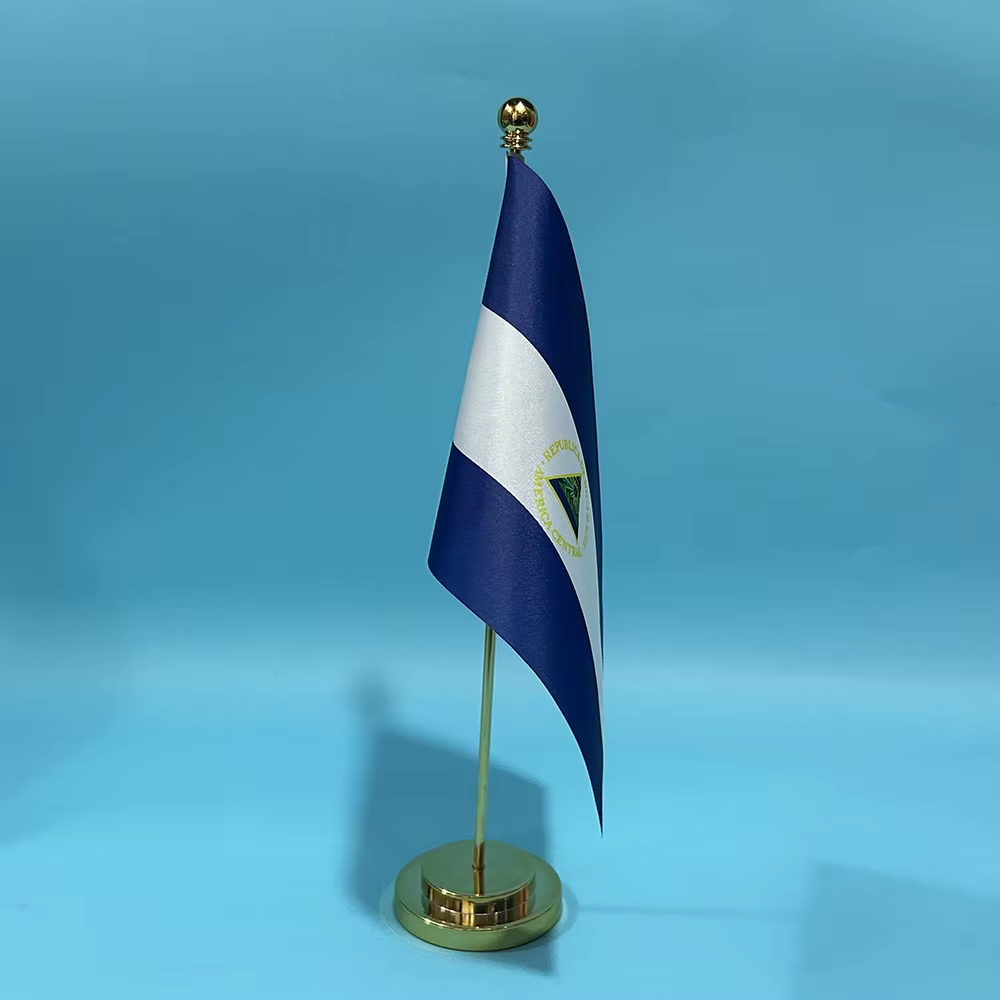 Bandera Nicaragua poliéster para escritorio