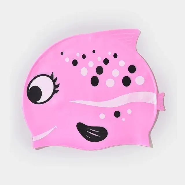 Gorro de peces secándose al aire tras el uso