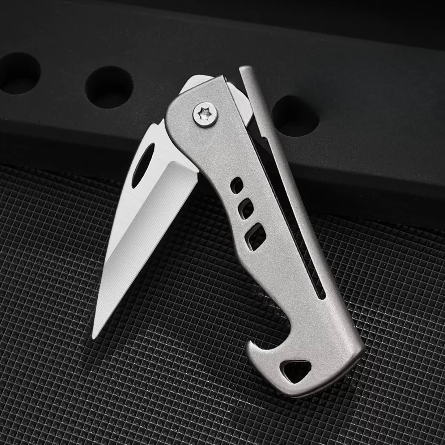 Llavero multifunción mini de titanio – cuchillo EDC y abridor - imagen 5