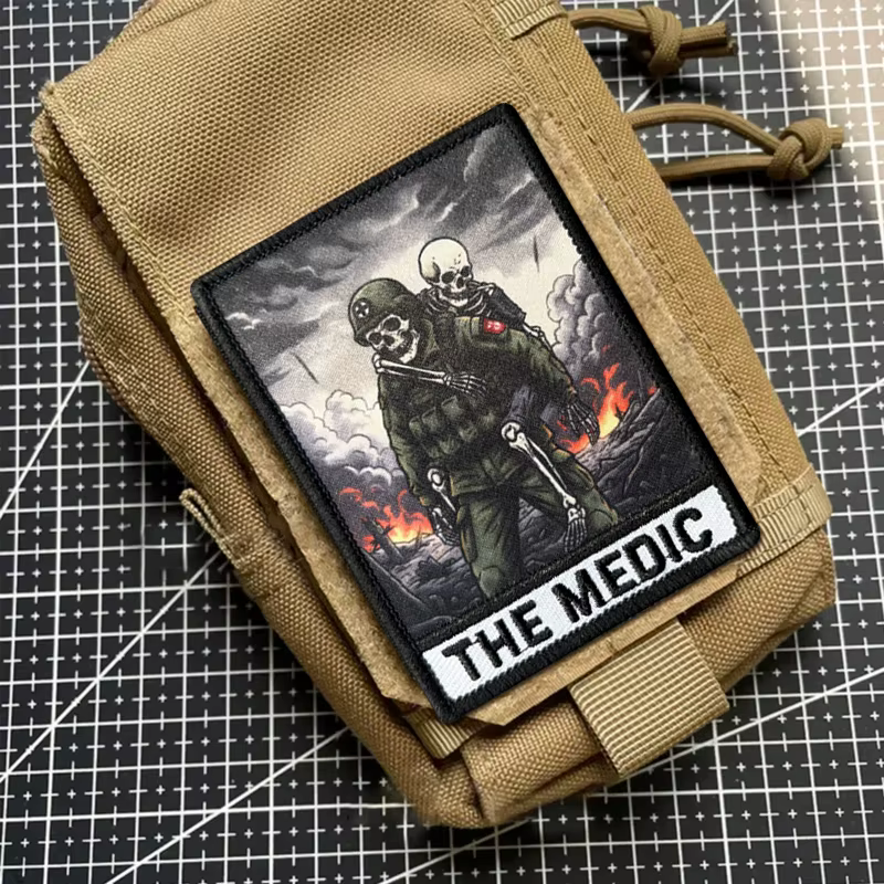 Parche táctico THE MEDIC calavera – cierre velcro y brazalete - imagen 4