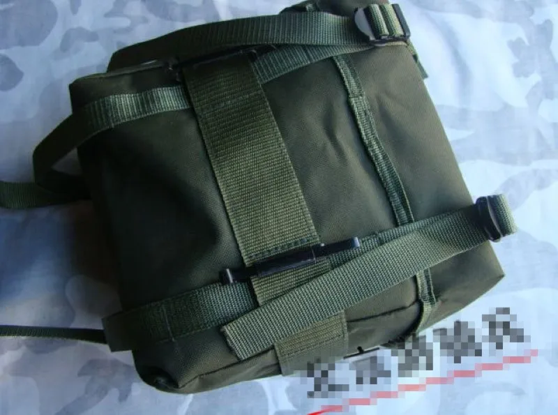 Bolsa seca sujeta con clip a equipamiento táctico