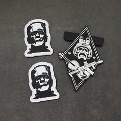 Parche táctico luminoso PVC – Calavera Frankenstein para equipamiento