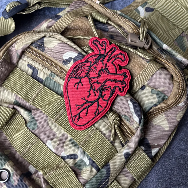 Parche táctico bordado corazón gancho y bucle MOLLE